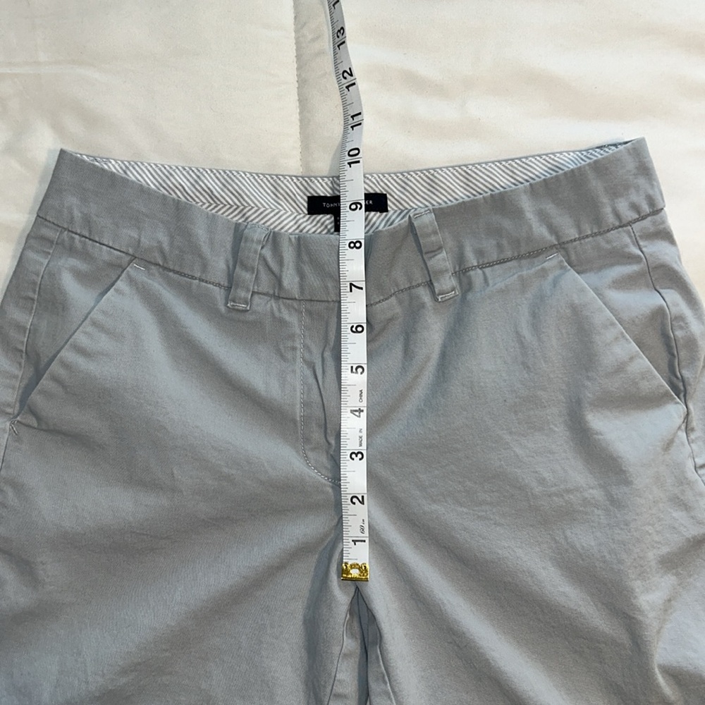 Tommy Hilfiger Shorts Women's Size 4 Gray Chinos - Picture 3 of 8
